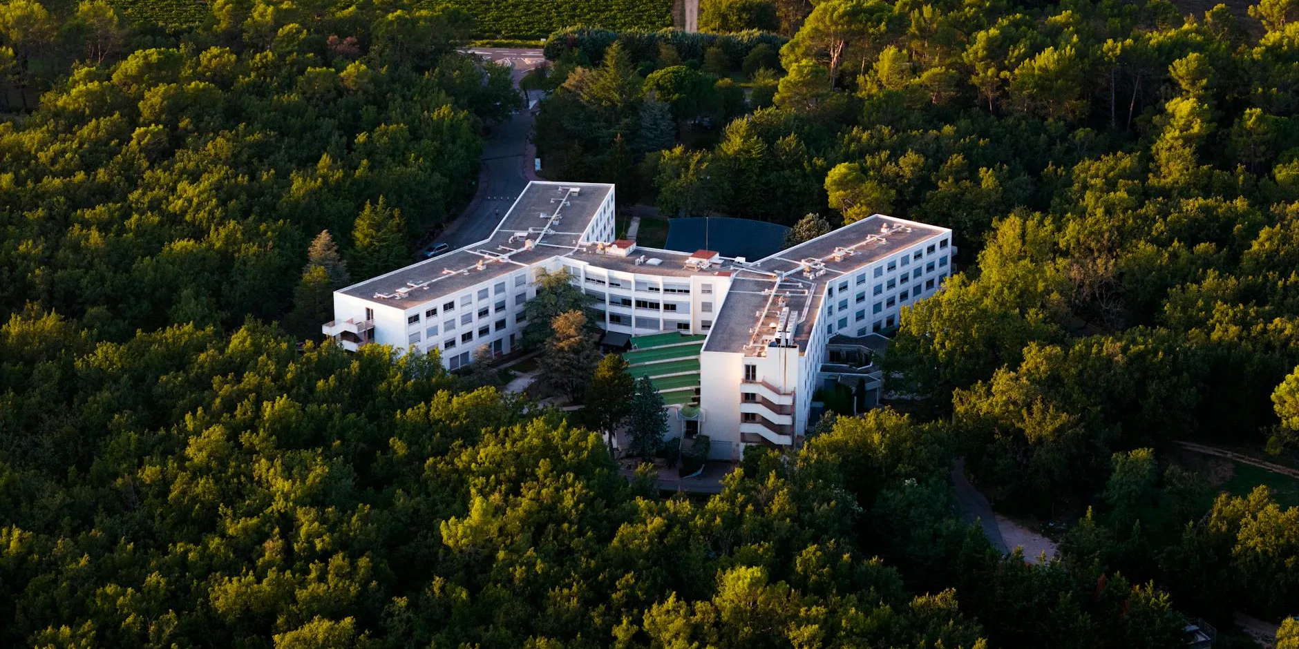 Poliurea Para Hoteles Y Residencias Eficiencia Estetica Y Durabilidad 1